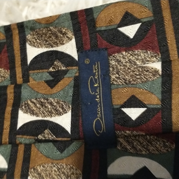 Oscar de la Renta silk geometric multi-colored necktie -made in USA - Picture 3 of 7